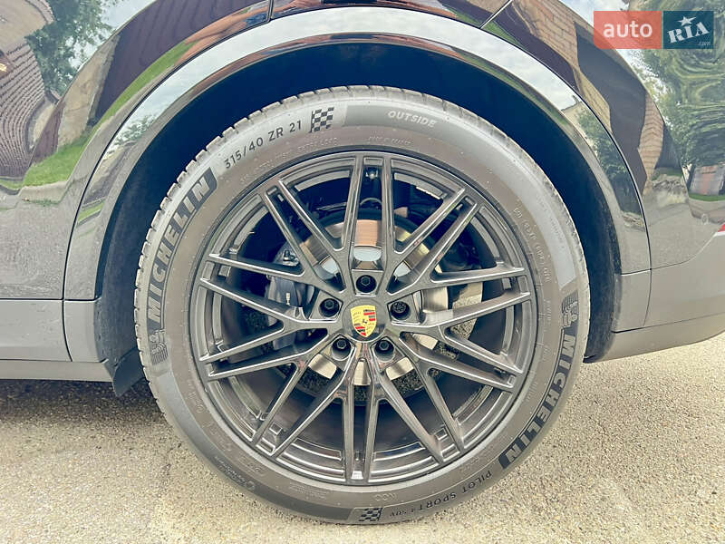 Позашляховик / Кросовер Porsche Cayenne Coupe 2023 в Києві фото 28 Позашляховик / Кросовер Porsche Cayenne Coupe 2023 в Києві