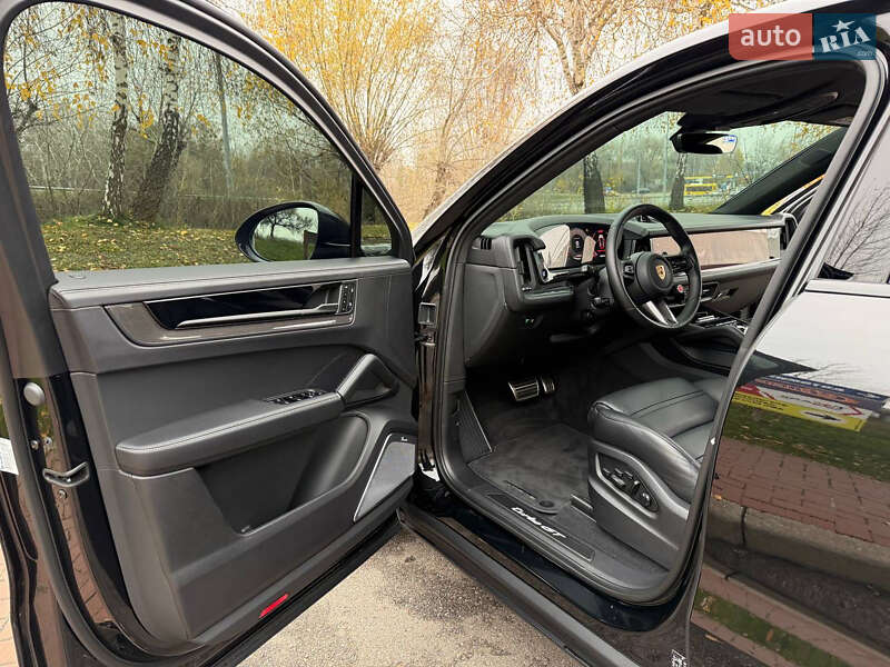 Внедорожник / Кроссовер Porsche Cayenne Coupe 2023 в Киеве фото 67 Внедорожник / Кроссовер Porsche Cayenne Coupe 2023 в Киеве