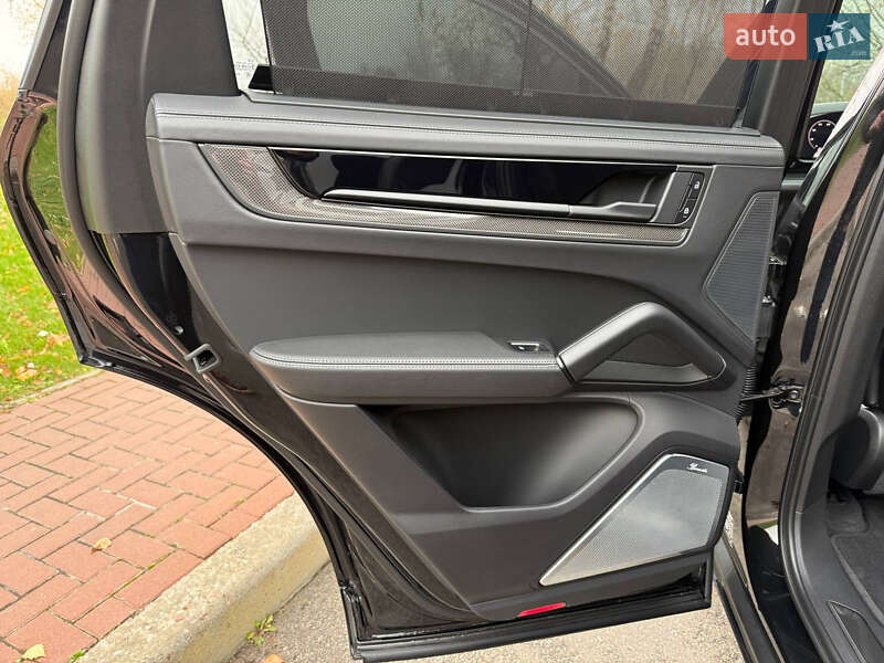 Внедорожник / Кроссовер Porsche Cayenne Coupe 2023 в Киеве фото 81 Внедорожник / Кроссовер Porsche Cayenne Coupe 2023 в Киеве