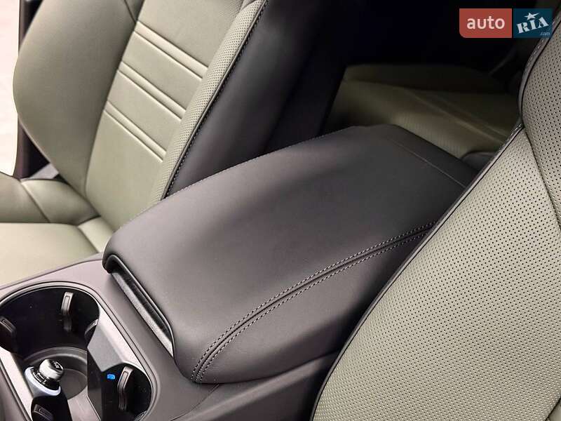 Внедорожник / Кроссовер Porsche Cayenne Coupe 2025 в Киеве