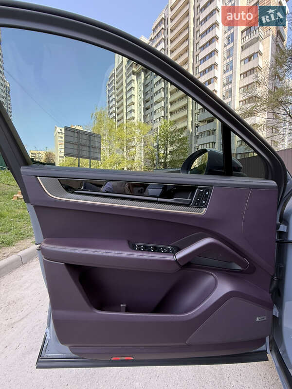 Позашляховик / Кросовер Porsche Cayenne Coupe 2023 в Києві фото 16 Позашляховик / Кросовер Porsche Cayenne Coupe 2023 в Києві