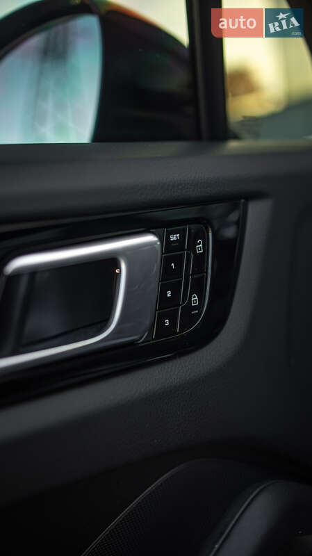 Позашляховик / Кросовер Porsche Cayenne Coupe 2019 в Чернівцях