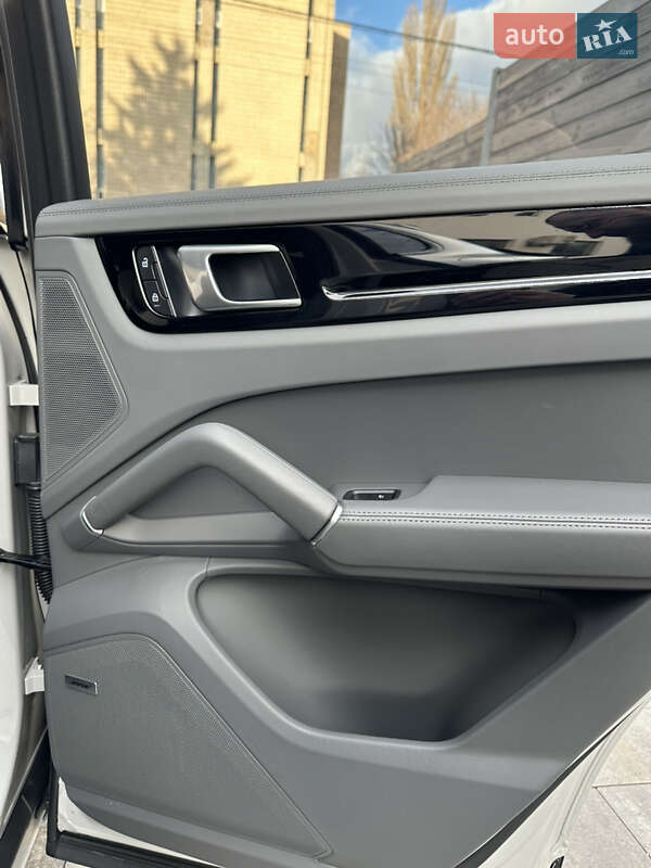 Позашляховик / Кросовер Porsche Cayenne Coupe 2022 в Києві