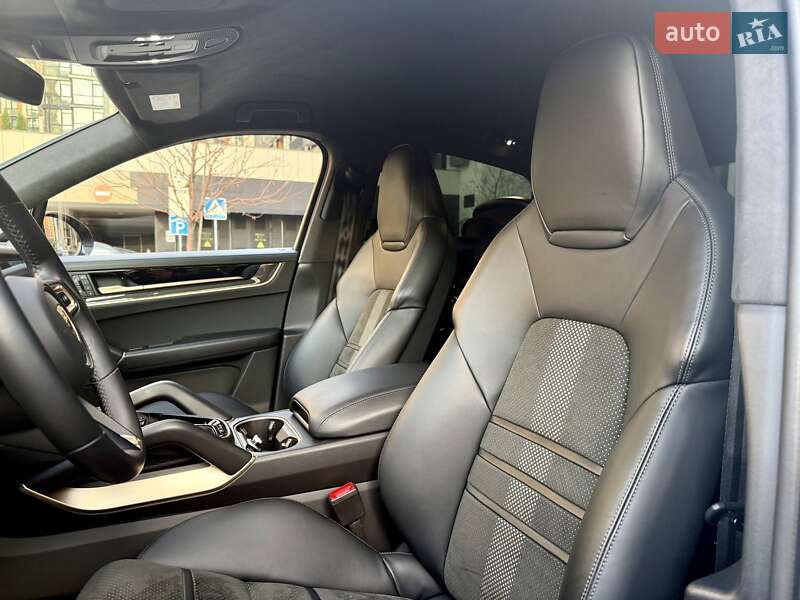 Позашляховик / Кросовер Porsche Cayenne Coupe 2024 в Києві фото 37 Позашляховик / Кросовер Porsche Cayenne Coupe 2024 в Києві