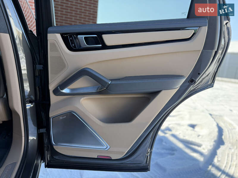 Внедорожник / Кроссовер Porsche Cayenne Coupe 2021 в Львове фото 76 Внедорожник / Кроссовер Porsche Cayenne Coupe 2021 в Львове