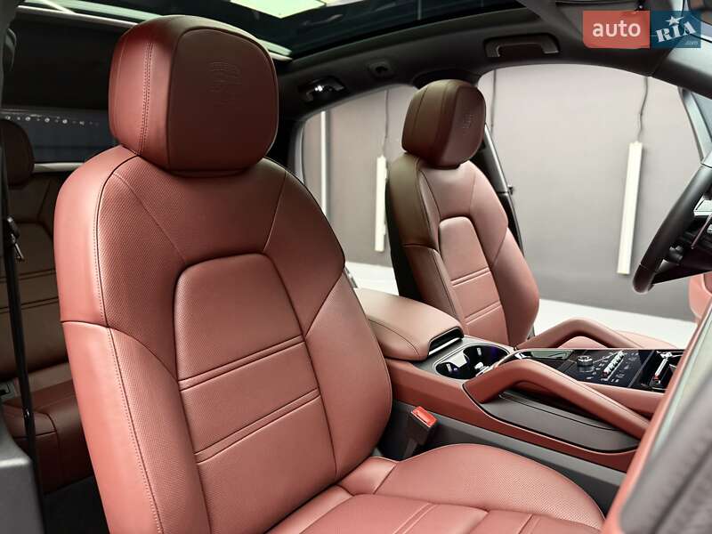 Внедорожник / Кроссовер Porsche Cayenne Coupe 2025 в Киеве фото 57 Внедорожник / Кроссовер Porsche Cayenne Coupe 2025 в Киеве