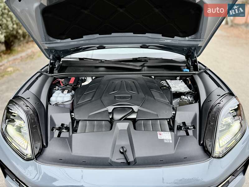 Внедорожник / Кроссовер Porsche Cayenne Coupe 2024 в Киеве фото 94 Внедорожник / Кроссовер Porsche Cayenne Coupe 2024 в Киеве