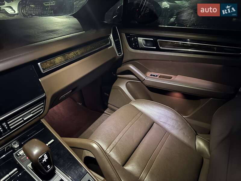Внедорожник / Кроссовер Porsche Cayenne Coupe 2020 в Тернополе