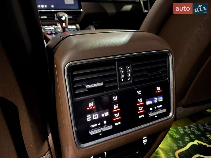 Внедорожник / Кроссовер Porsche Cayenne Coupe 2020 в Тернополе