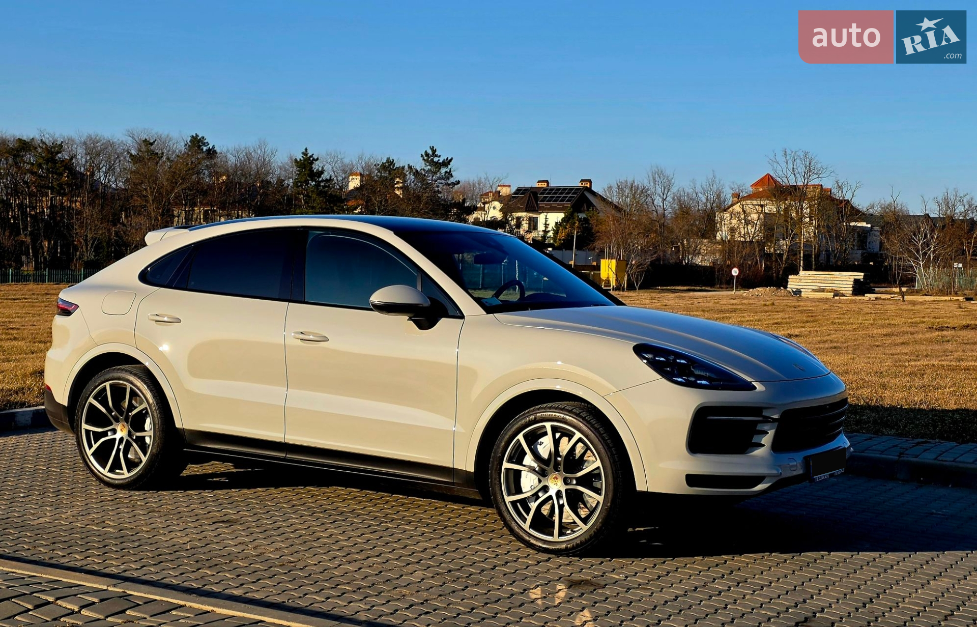 2020 Porsche Cayenne Coupe - мініатюра 2