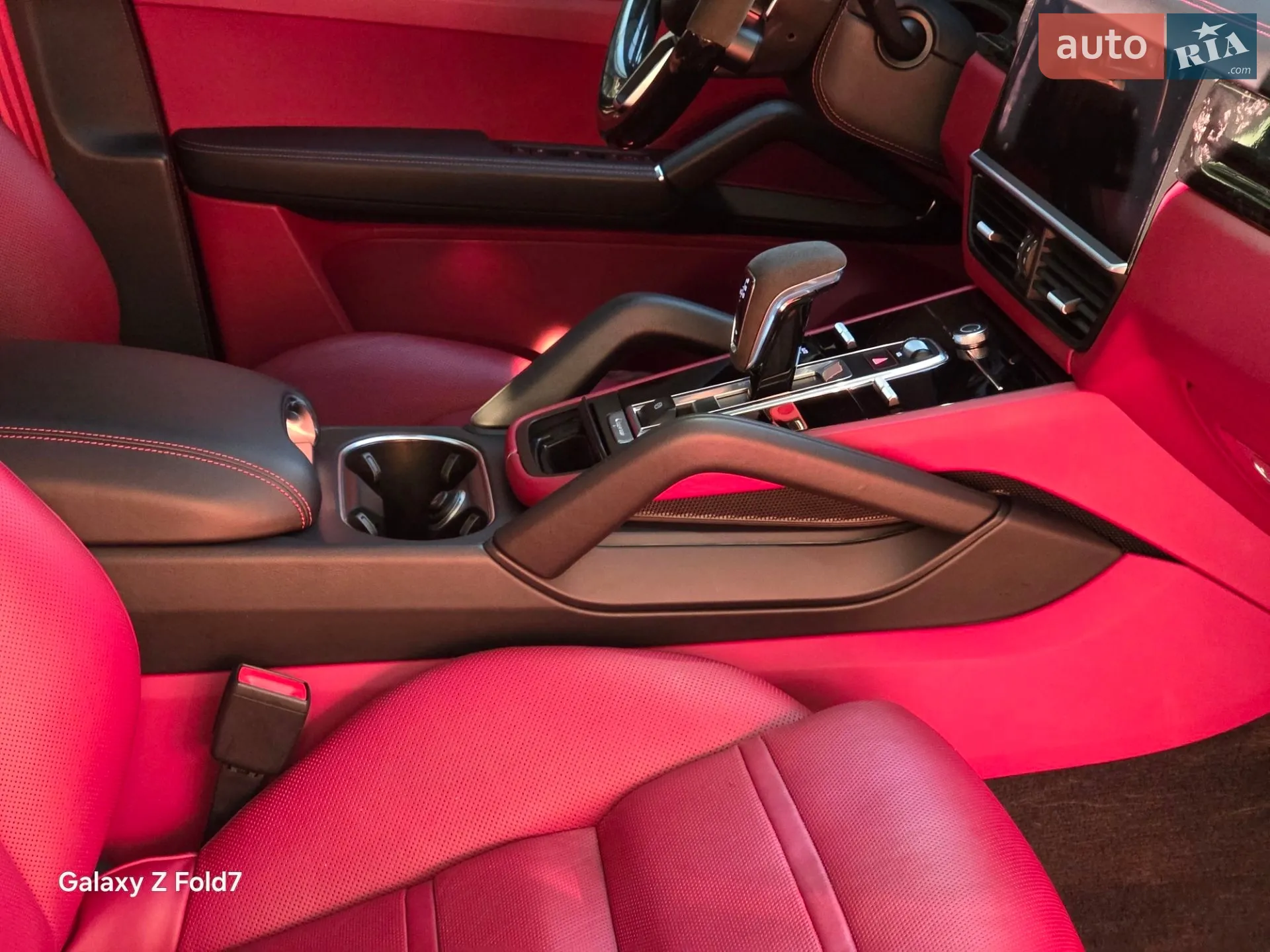 2020 Porsche Cayenne Coupe - мініатюра 39