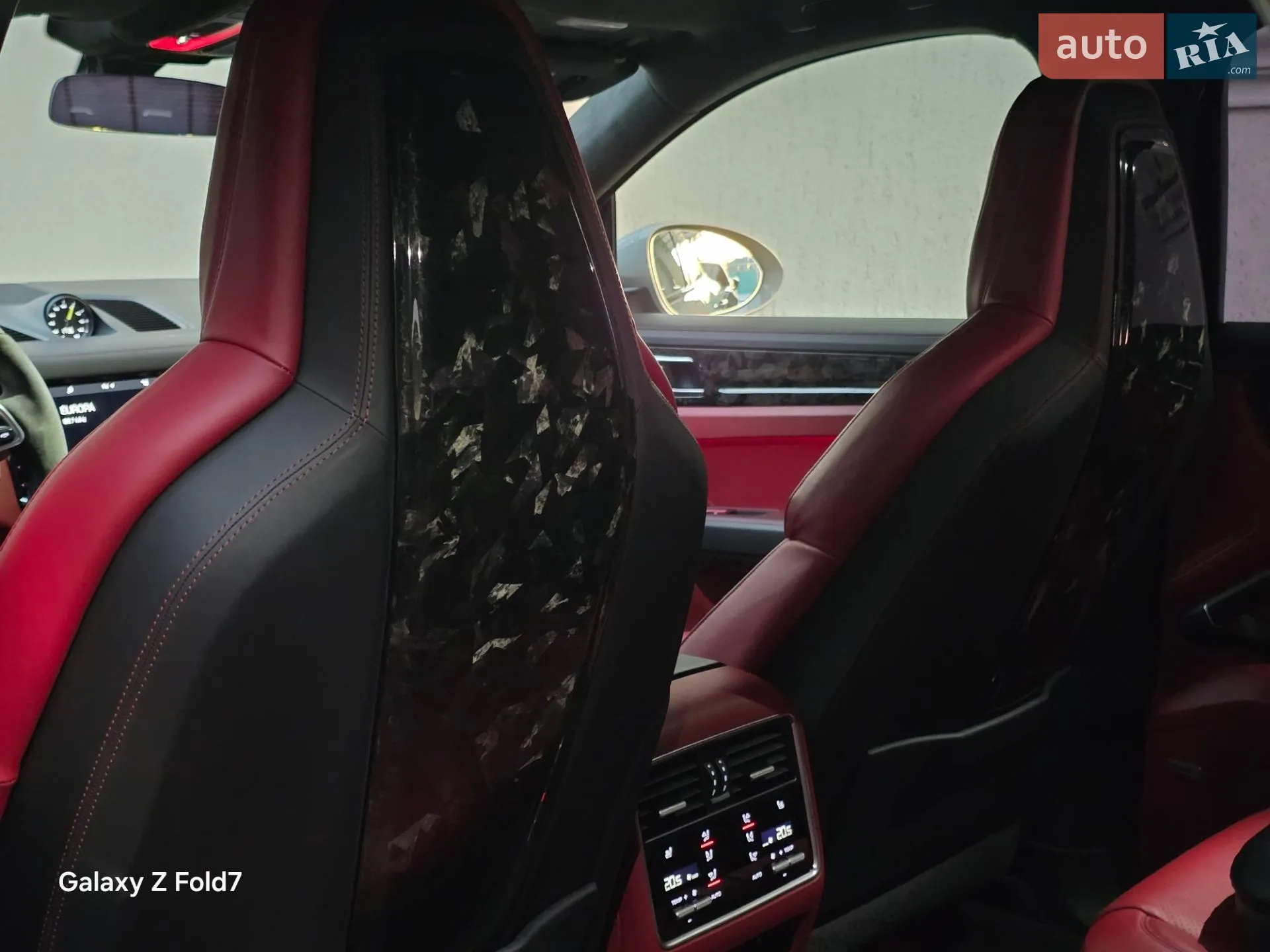 2020 Porsche Cayenne Coupe - мініатюра 54