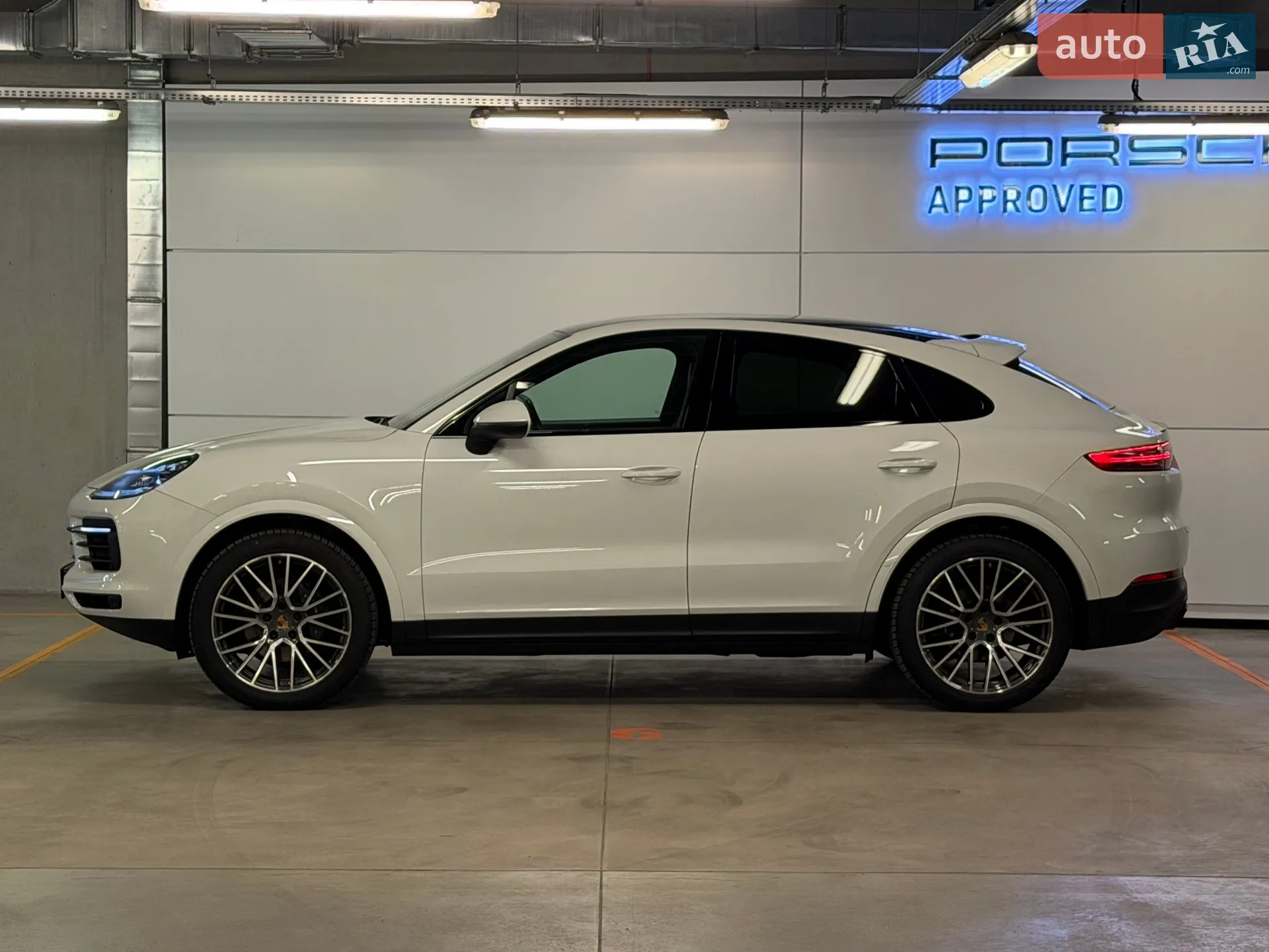 2020 Porsche Cayenne Coupe - мініатюра 2