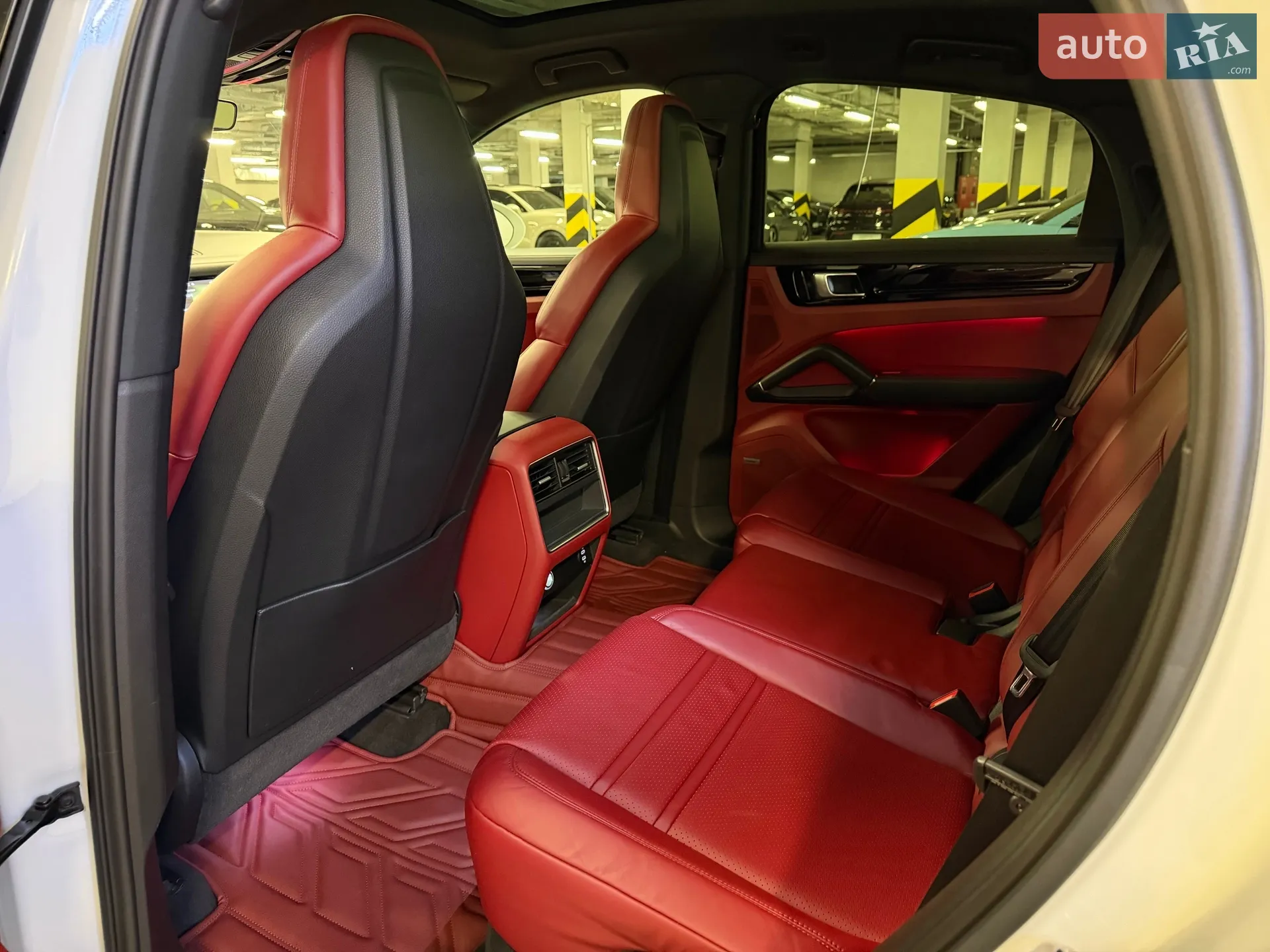 2020 Porsche Cayenne Coupe - мініатюра 51