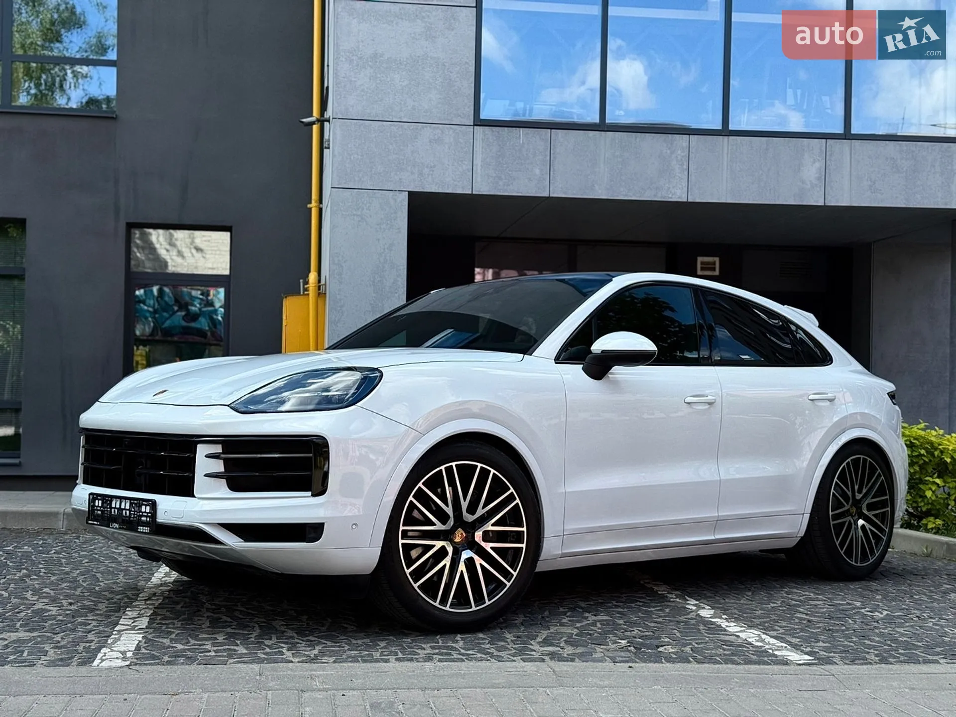 2024 Porsche Cayenne Coupe - мініатюра 2
