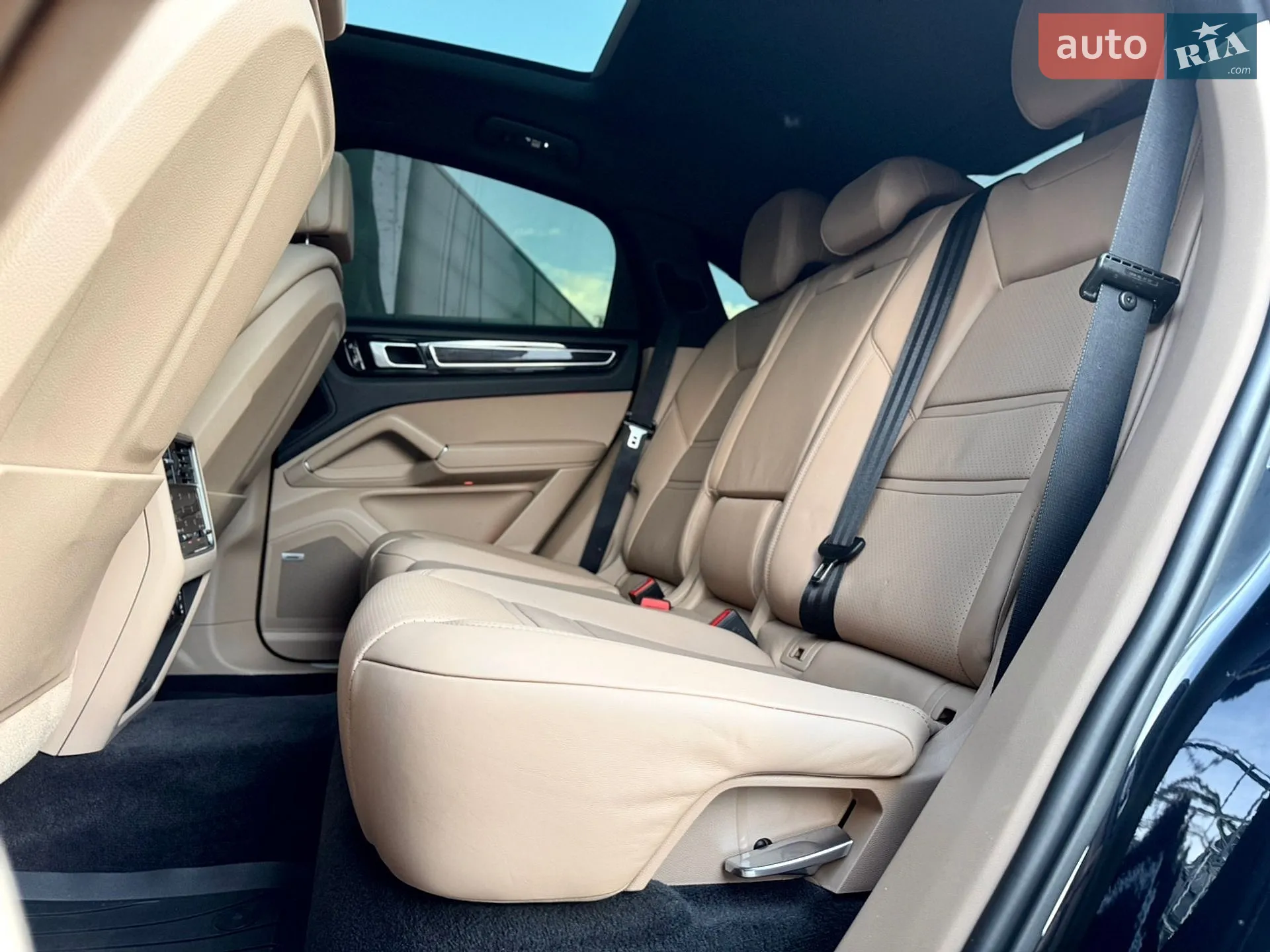 2019 Porsche Cayenne Coupe - мініатюра 41