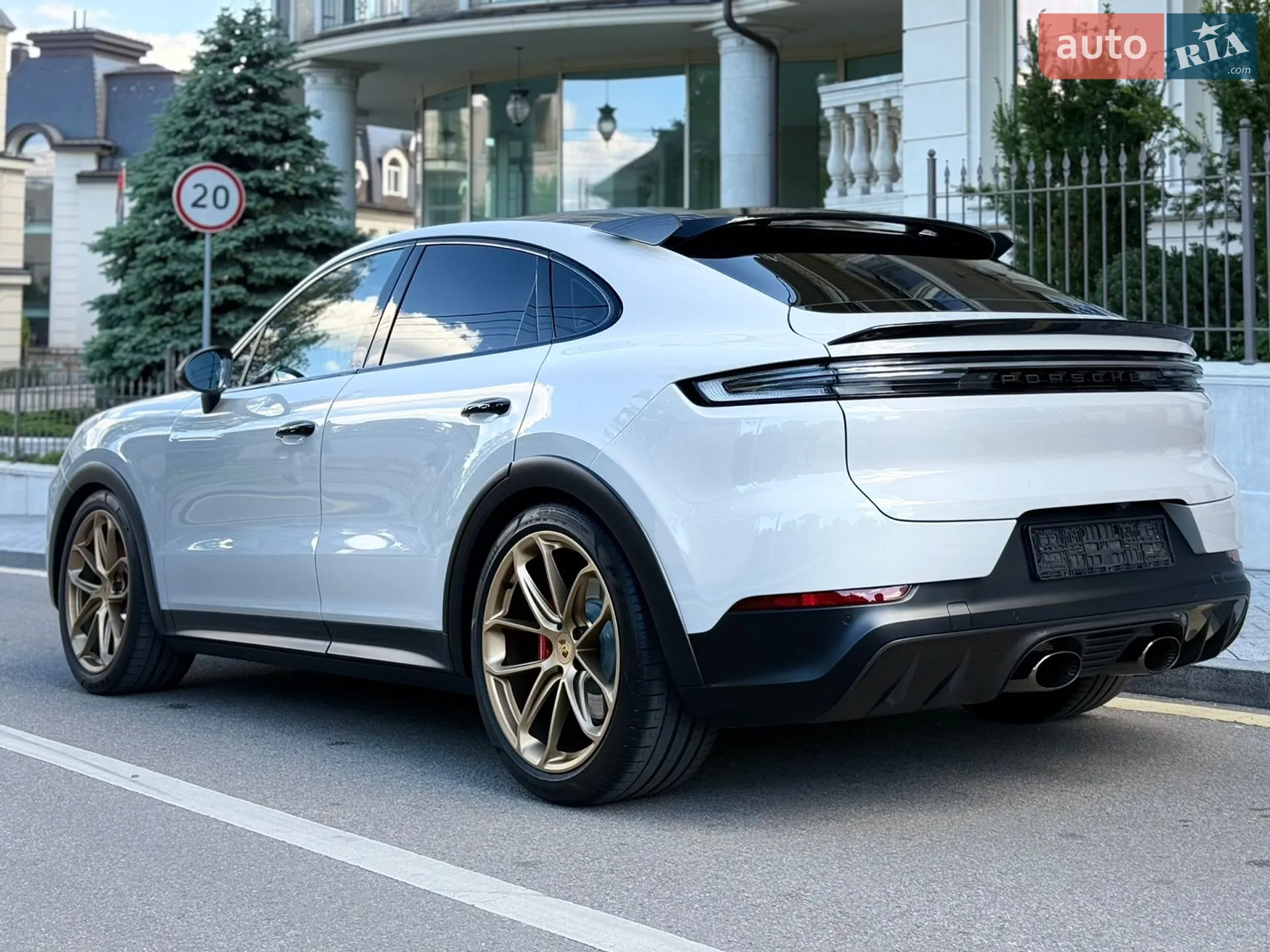 2024 Porsche Cayenne Coupe - мініатюра 17