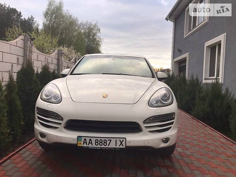 Позашляховик / Кросовер Porsche Cayenne 2011 в 