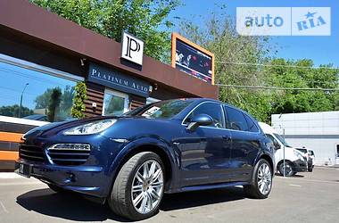 Позашляховик / Кросовер Porsche Cayenne 2013 в 