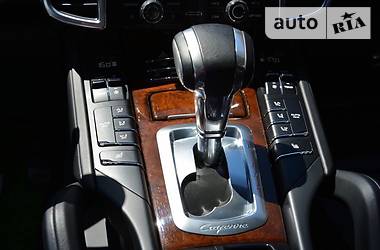 Позашляховик / Кросовер Porsche Cayenne 2013 в 