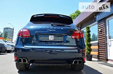 Позашляховик / Кросовер Porsche Cayenne 2013 в 