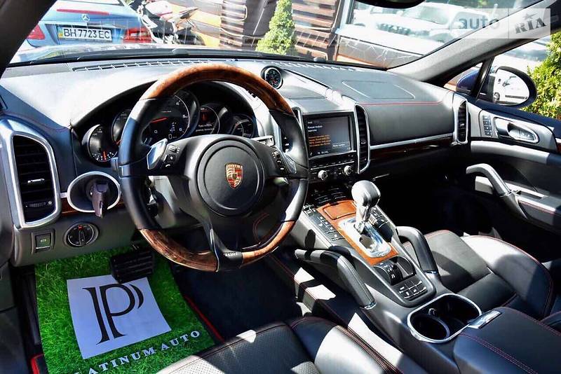Позашляховик / Кросовер Porsche Cayenne 2013 в Одесі