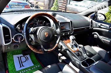 Позашляховик / Кросовер Porsche Cayenne 2013 в 