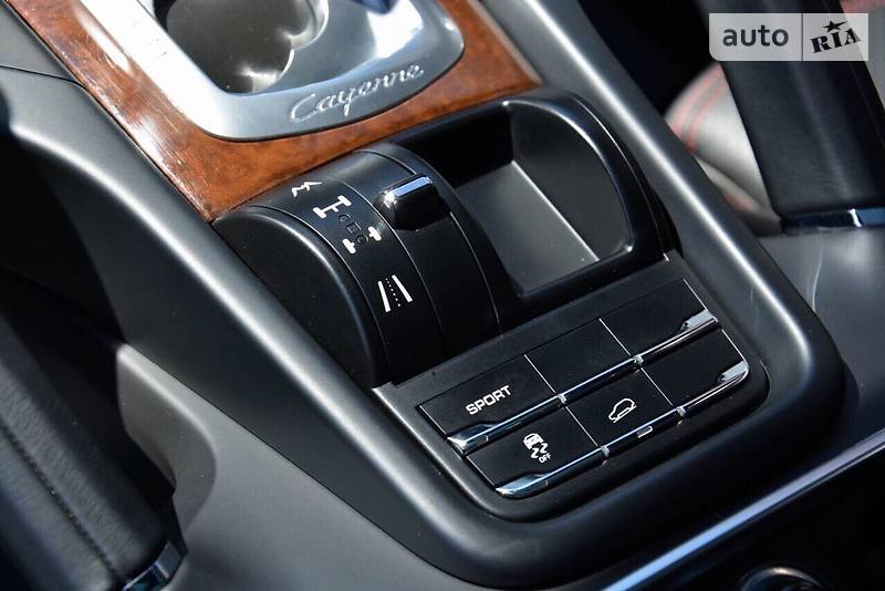 Позашляховик / Кросовер Porsche Cayenne 2013 в Одесі