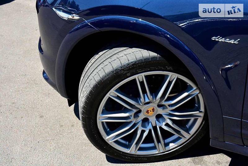 Позашляховик / Кросовер Porsche Cayenne 2013 в Одесі
