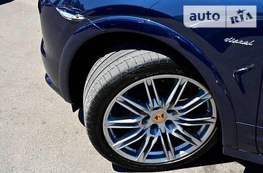 Позашляховик / Кросовер Porsche Cayenne 2013 в 