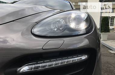 Внедорожник / Кроссовер Porsche Cayenne 2013 в Киеве