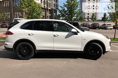 Внедорожник / Кроссовер Porsche Cayenne 2015 в Киеве