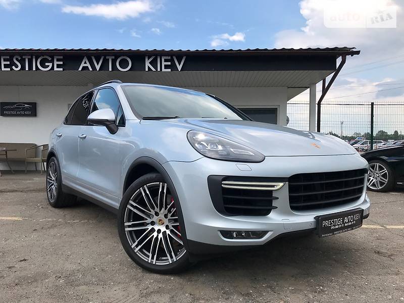 Позашляховик / Кросовер Porsche Cayenne 2015 в Києві