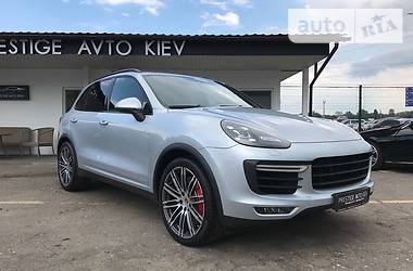 Внедорожник / Кроссовер Porsche Cayenne 2015 в Киеве