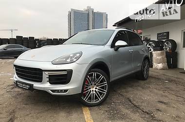 Внедорожник / Кроссовер Porsche Cayenne 2016 в Киеве