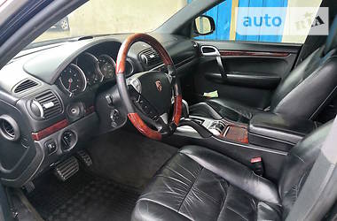 Внедорожник / Кроссовер Porsche Cayenne 2004 в 