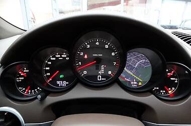 Внедорожник / Кроссовер Porsche Cayenne 2011 в 