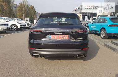Внедорожник / Кроссовер Porsche Cayenne 2018 в 