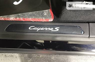 Внедорожник / Кроссовер Porsche Cayenne 2017 в 