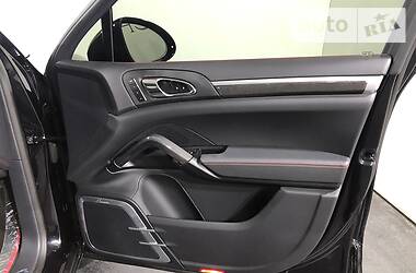 Внедорожник / Кроссовер Porsche Cayenne 2017 в 