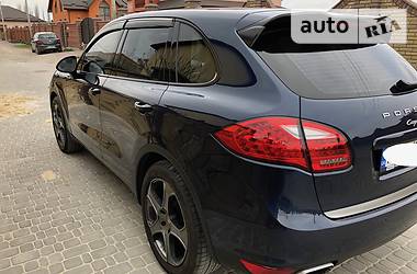 Внедорожник / Кроссовер Porsche Cayenne 2011 в 