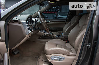 Внедорожник / Кроссовер Porsche Cayenne 2010 в 