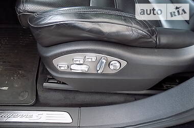 Позашляховик / Кросовер Porsche Cayenne 2010 в 
