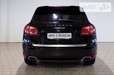 Позашляховик / Кросовер Porsche Cayenne 2010 в 