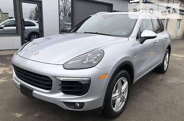 Внедорожник / Кроссовер Porsche Cayenne 2015 в 