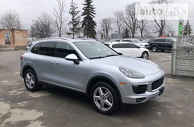 Внедорожник / Кроссовер Porsche Cayenne 2015 в 