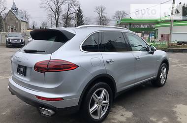 Внедорожник / Кроссовер Porsche Cayenne 2015 в 
