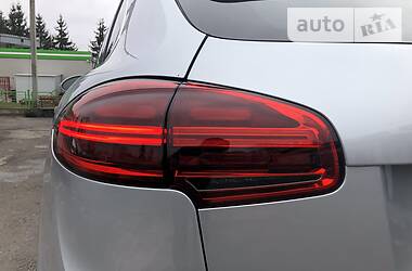 Внедорожник / Кроссовер Porsche Cayenne 2015 в 