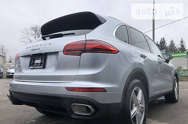 Внедорожник / Кроссовер Porsche Cayenne 2015 в 