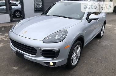 Внедорожник / Кроссовер Porsche Cayenne 2015 в 